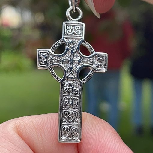 The Art of Crafting Sterling Silver Celtic Crosses: Honoring Ireland’s Heritage in Every Piece