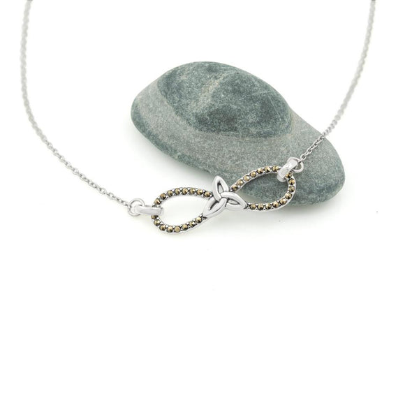 Collar de plata esterlina con nudo celta del infinito