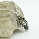 Collar Claddagh de mármol de Connemara