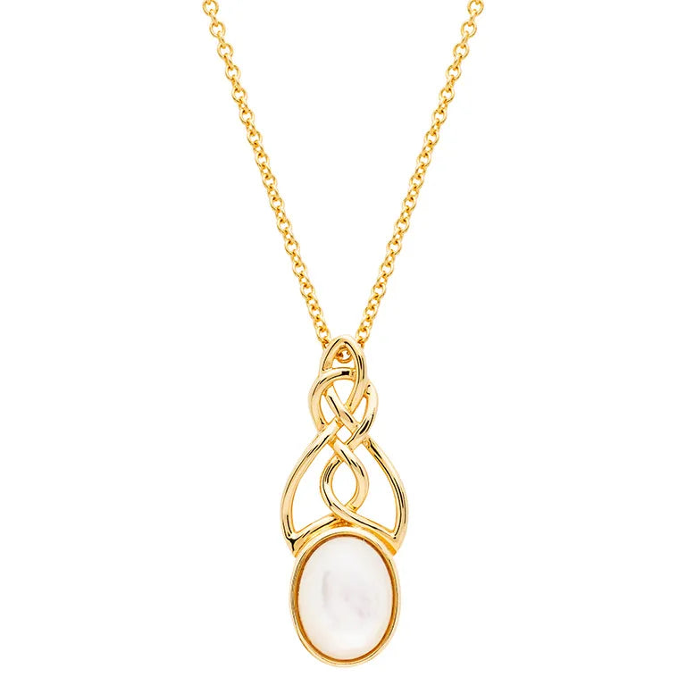 Collar de nudo de la trinidad irlandesa de nácar de oro vermeil de 14 quilates
