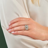 Anillo Claddagh irlandés de oro blanco de 14 quilates con diamantes