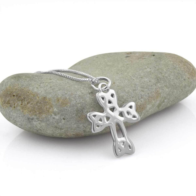 Small Trinity Knot Cross
