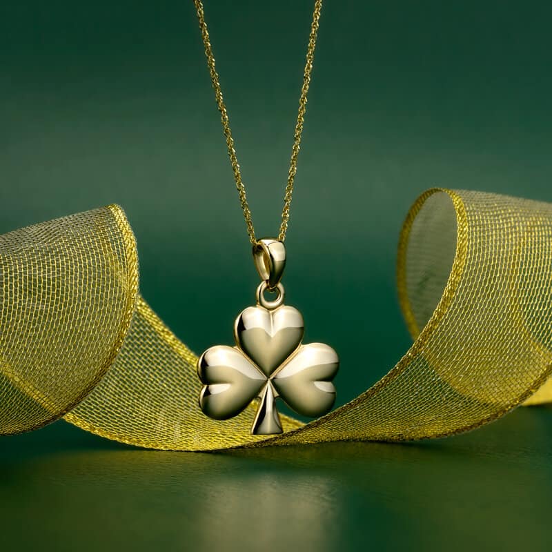 Colgante de Trébol Brillante de Oro de 14K