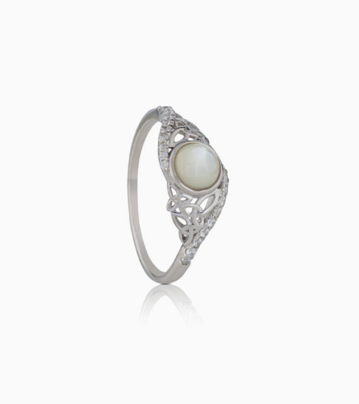 Anillo retorcido de nácar Trinidad