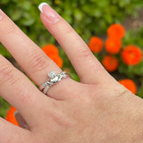 Anillo Claddagh de Plata de Ley con Beso