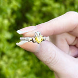 Anillo Claddagh de noviembre con piedra de nacimiento