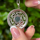 Collar de plata de ley con herencia celta y mármol de Connemara