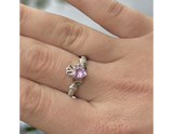 Anillo de junio con piedra de nacimiento Claddagh