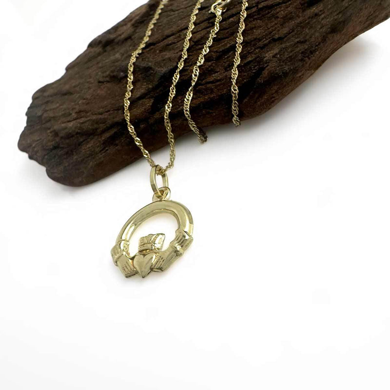 Collar Claddagh de oro de 9k