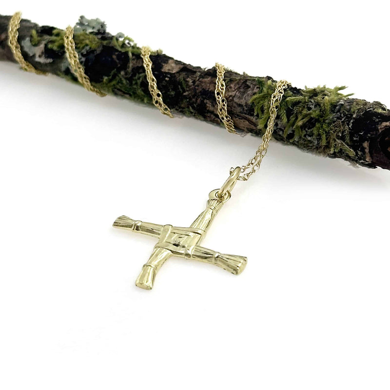 Cruz de Santa Brígida de Oro Amarillo