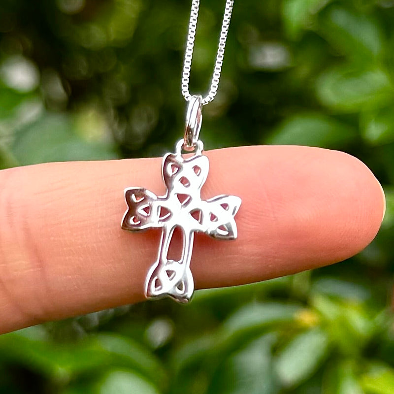 Small Trinity Knot Cross