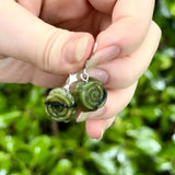 Pendientes con palanca trasera de rosa tallada