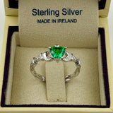 Anillo Claddagh de Piedra Verde