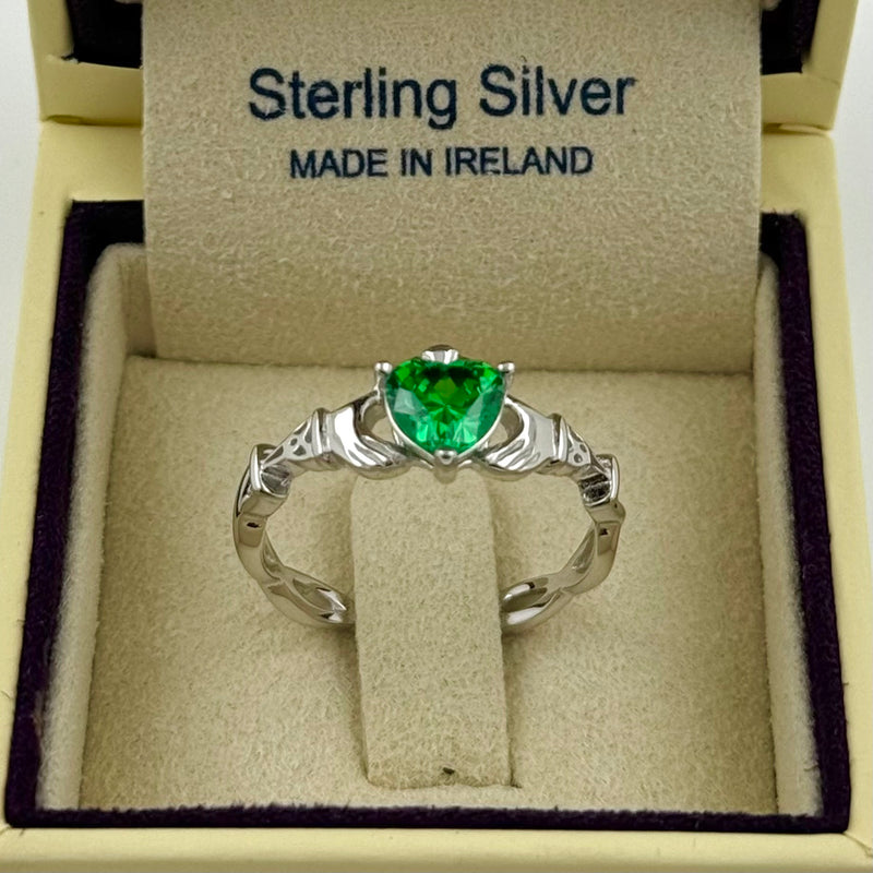 Anillo Claddagh de Piedra Verde