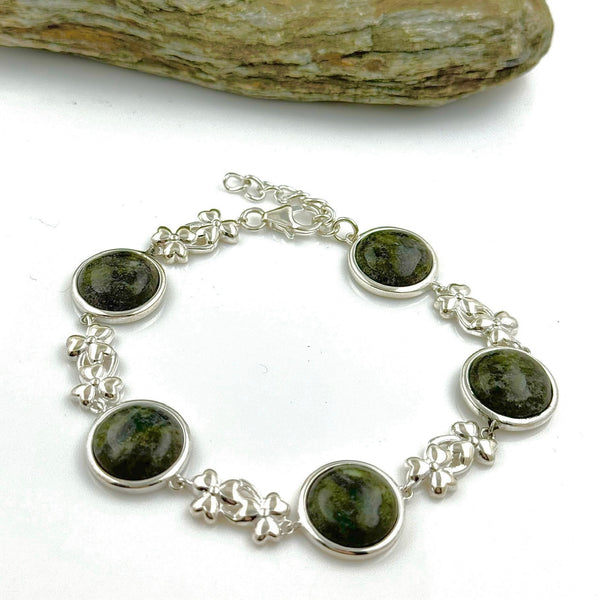 Pulsera de trébol de mármol de Connemara