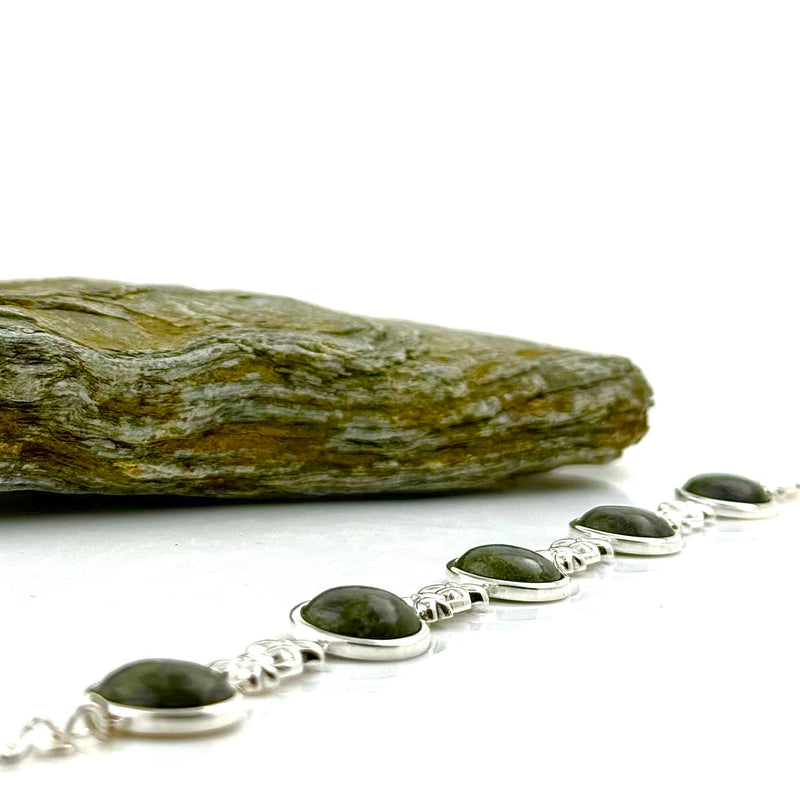 Pulsera de trébol de mármol de Connemara