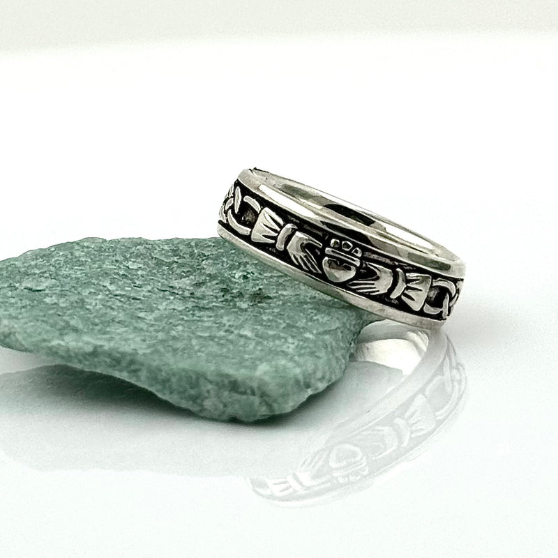 Gents Oxidised Claddagh ring