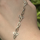 Pulsera Trinity Celta Eslabones Bañada en Oro
