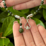 Pulsera con dije de mármol de Connemara Claddagh