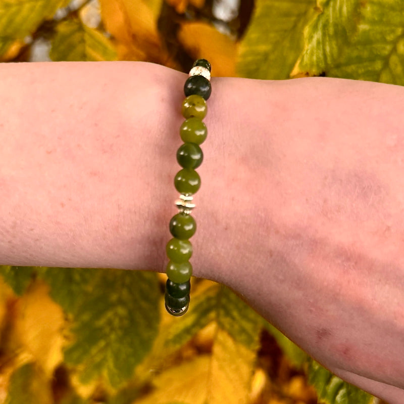 Pulsera con abalorio de nudo celta Trinity y mármol de Connemara
