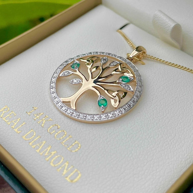 Colgante de oro de 14 quilates con diamantes y esmeraldas del Árbol de la Vida