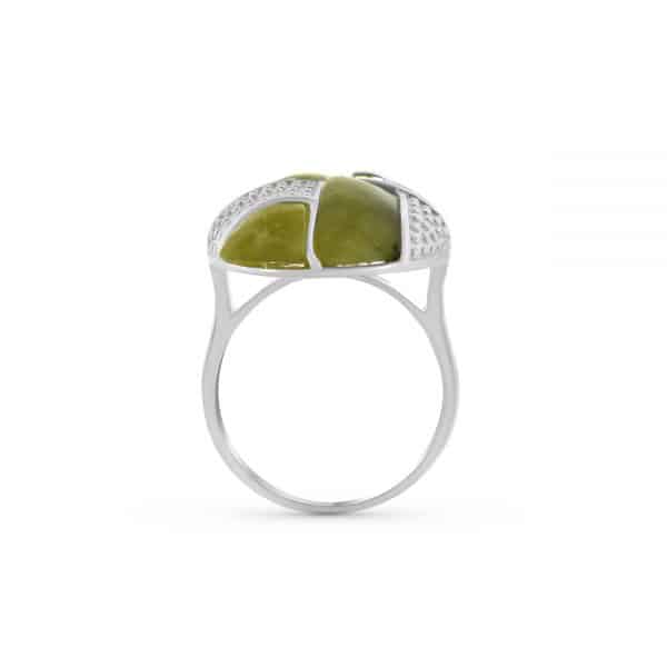 Anillo de botón de mármol de Connemara