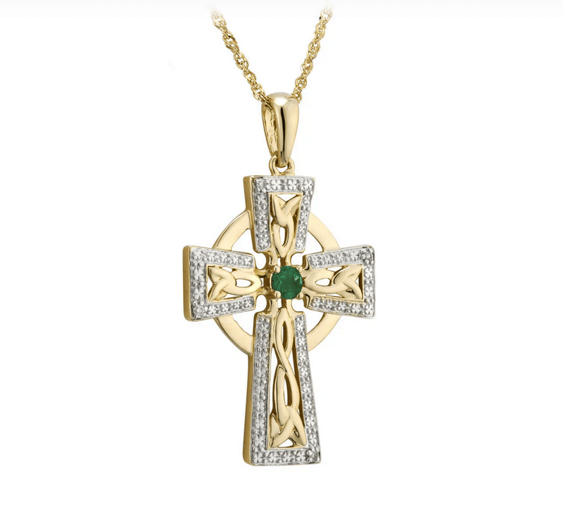 Collar grande de cruz celta con diamantes y esmeraldas en oro de 14K