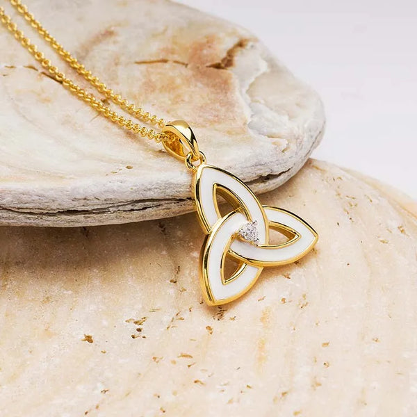Collar nudo celta trinidad esmaltado blanco en vermeil de oro
