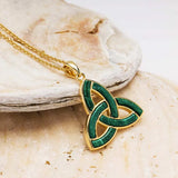 Collar nudo trinidad de malaquita vermeil de oro