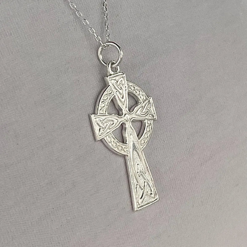 Gran Cruz Alta Tradicional Irlandesa