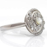 Anillo Trinity Swirls con nácar