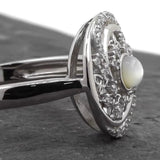 Anillo Trinity Swirls con nácar