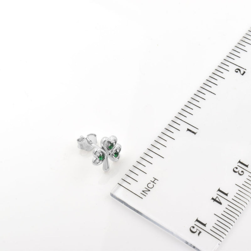 Pendientes de trébol de plata de ley con esmeralda