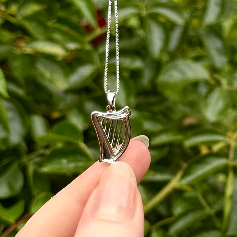 Colgante de arpa de plata de ley