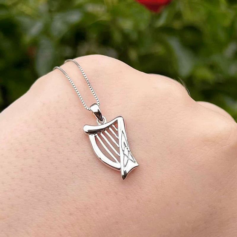Colgante de arpa de plata de ley