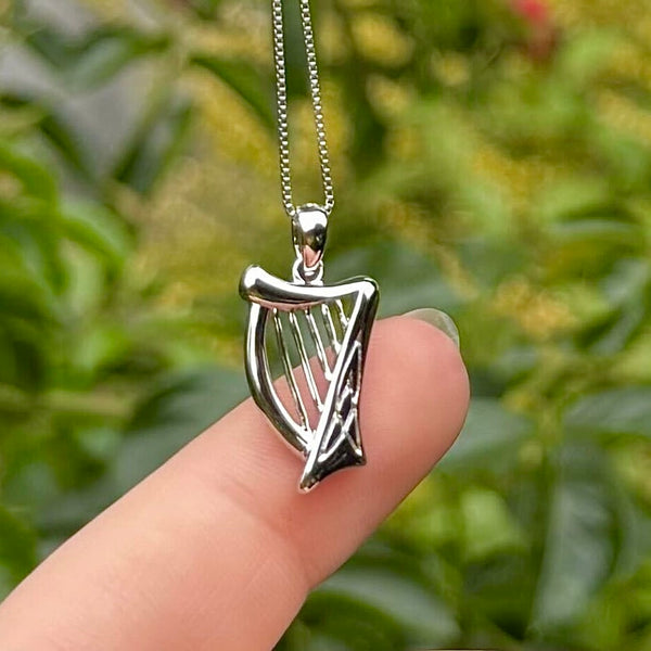 Colgante de arpa de plata de ley
