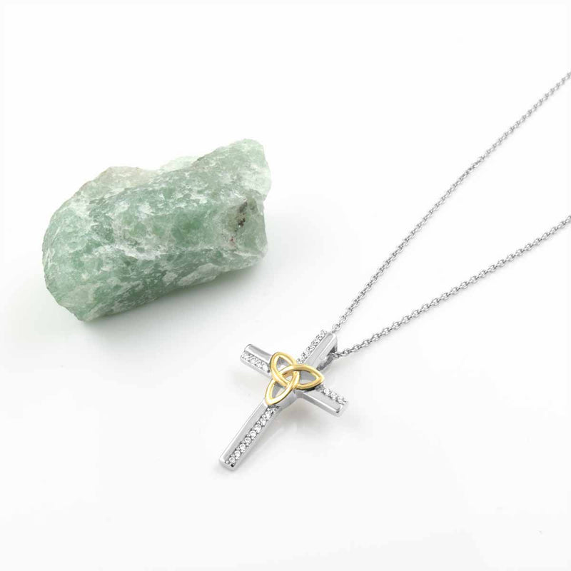 Cruz Celta de Plata con Nudo de la Trinidad de Oro