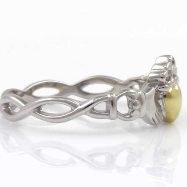 Anillo Claddagh con Corazón de Oro